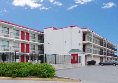 Days Inn & Suites By Wyndham Indianapolis Airport East מראה חיצוני תמונה